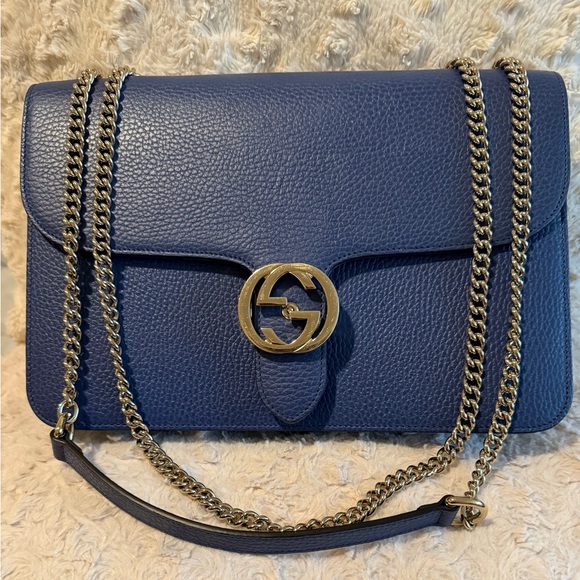 GUCCI AUTHENTIC CALFSKIN PERIWINKLE BLUE INTERLOCKING GG CHAIN SHOULDER BAG.NWOT - Picture 2 of 16
